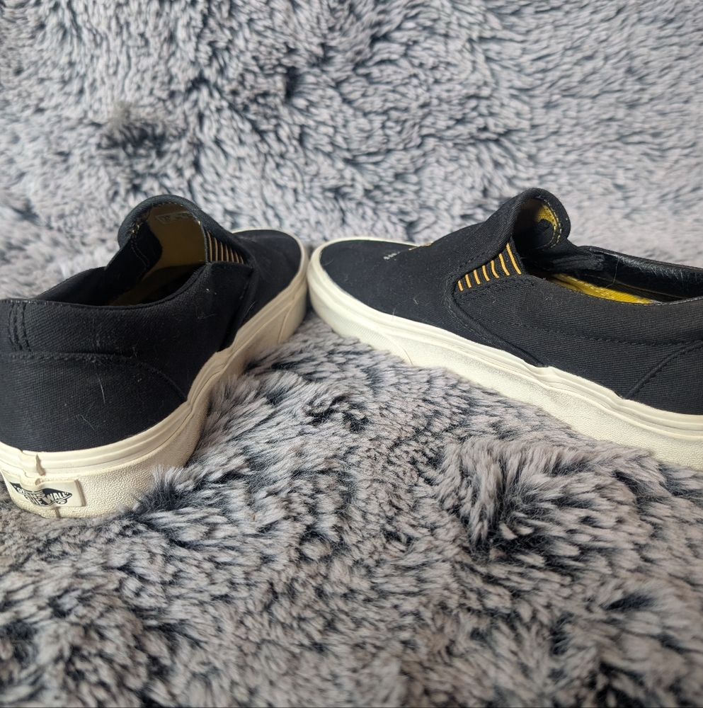 Vans Harry Potter Hufflepuff Black Slip-On Unisex Shoes - Picture 3 of 4